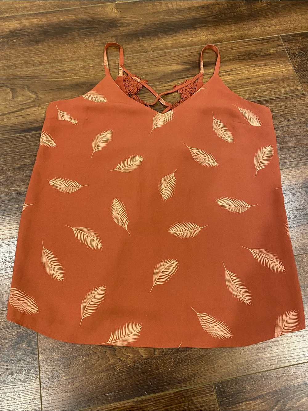 Feather printed flowy tank top rust colour size XS
